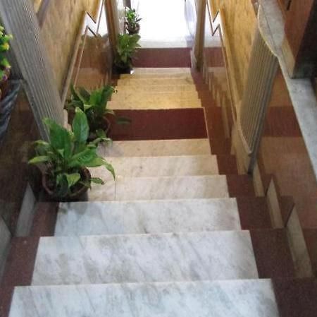 כלכותה Khaja Habib Hotel מראה חיצוני תמונה
